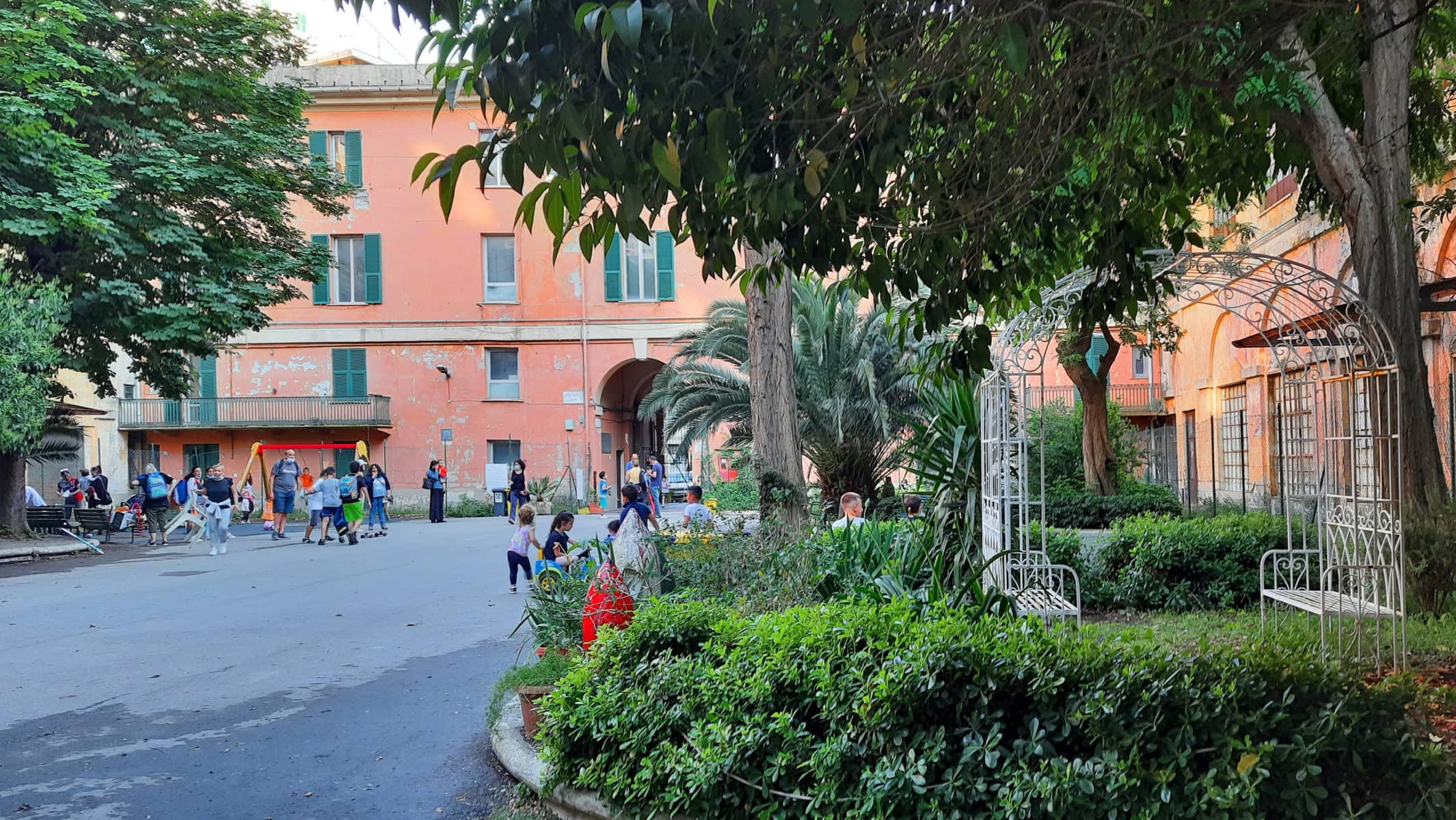 Casa Gavoglio a Genova. Una periferia in centro città, una caserma dismessa, un futuro parco
